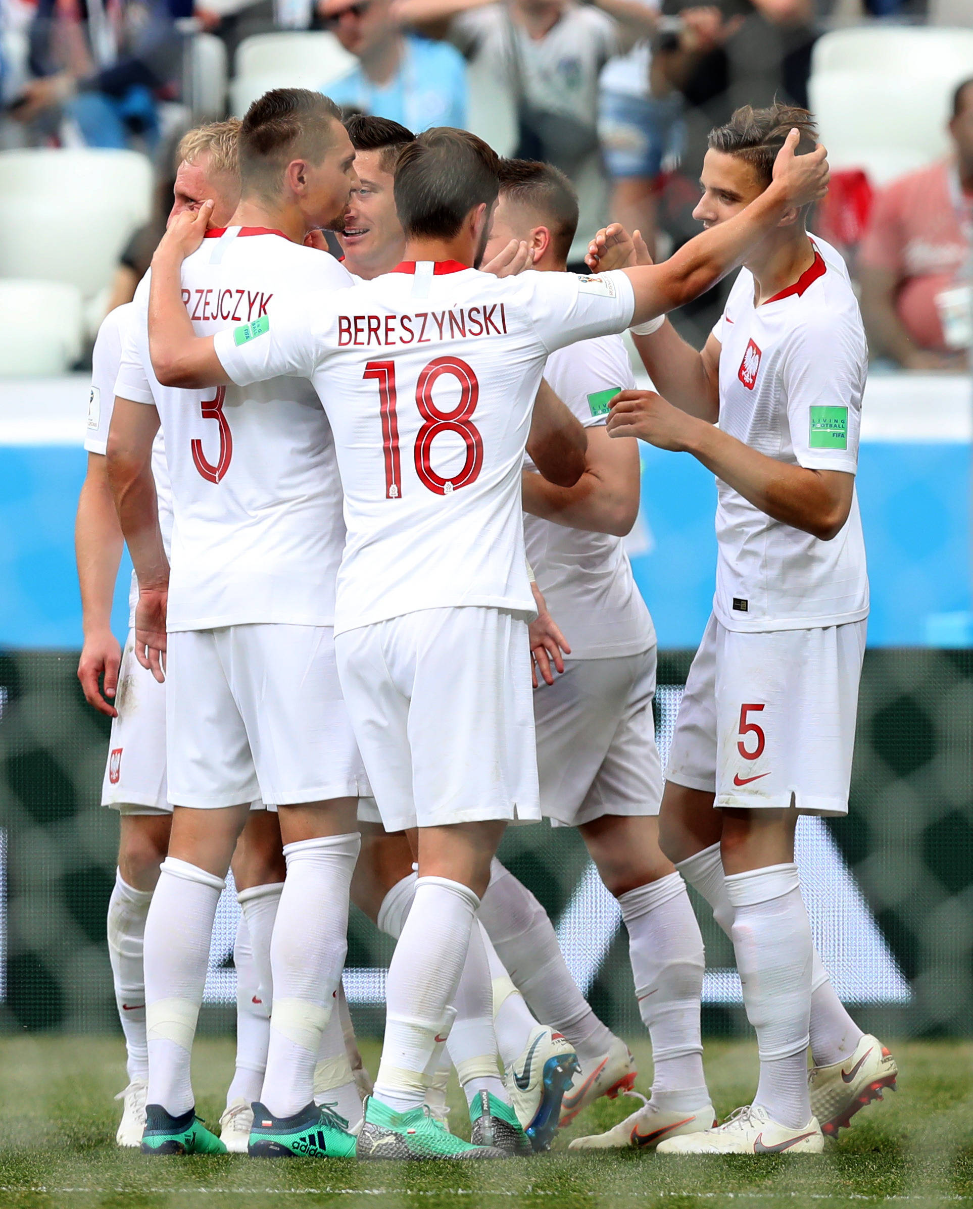 开云官方网页版-莱万多夫斯基在G2比赛中反败为胜，爆冷引发热议！-开云官方网页版