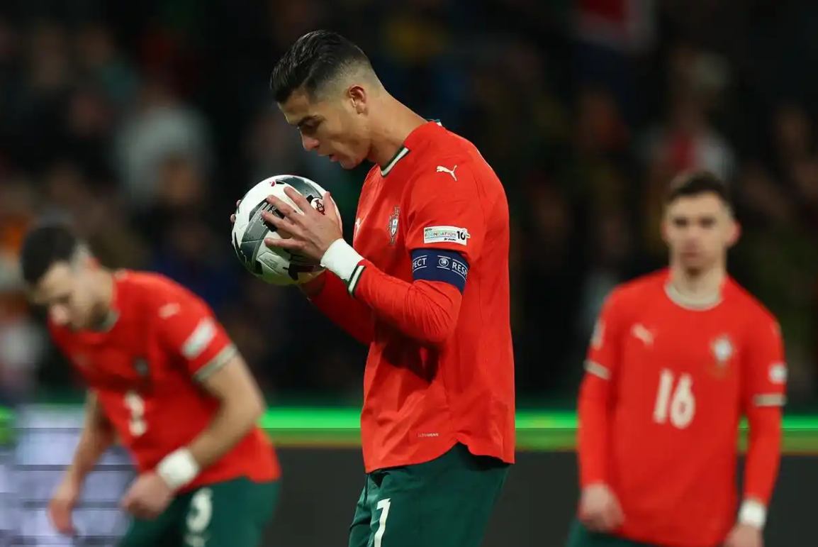 开云中国-包含锐不可当首场状态出色，切尔西观众沸腾！，C罗重返赛场赛场气氛高涨的词条-开云中国